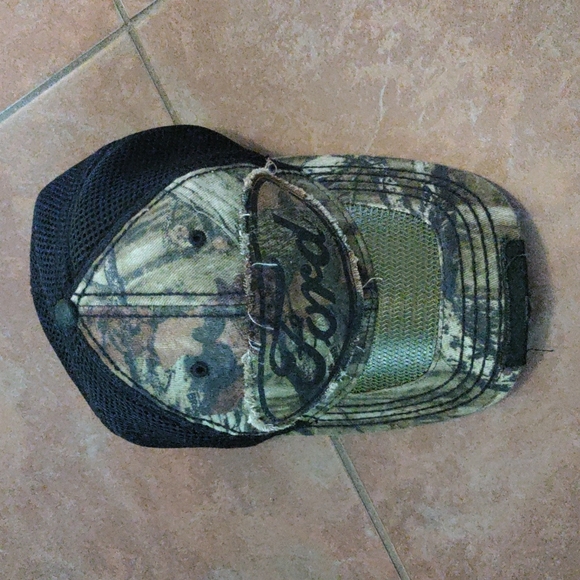 Paramount outdoors Other - Ford camo hat